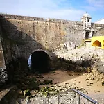 Peniche's Blue & Yellow Appartamento