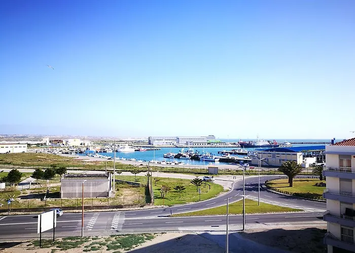 Peniche's Blue & Yellow 佩尼契